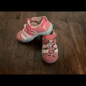 KEEN Girls Water Shoes size 3 NEW W/O tags.